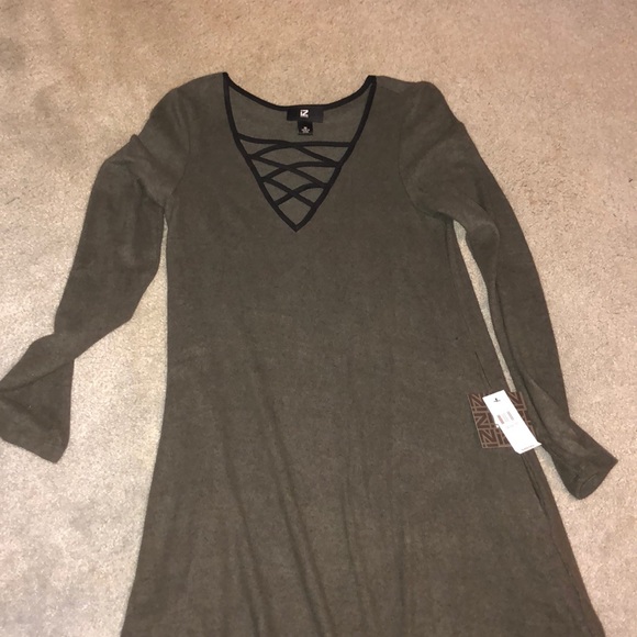 Byer California Dresses & Skirts - Green zig zag dress Byer California Dresses & Skirts - Green zig zag dress